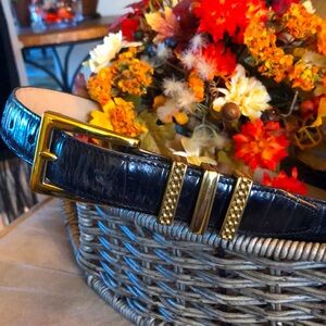 Brighten Size Small Black Leather Belt.